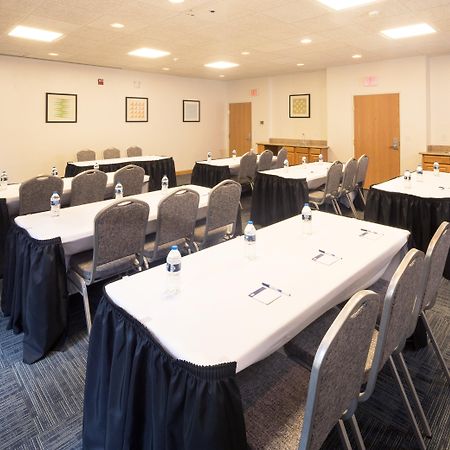 Holiday Inn Express Hotel & Suites Detroit-Utica By Ihg Exterior foto